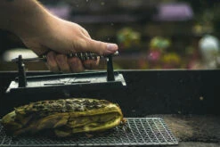 Windmill Bacon Presse Gusseisen -Kamado Joe Sae the windmill the windmill cast iron bacon press 05